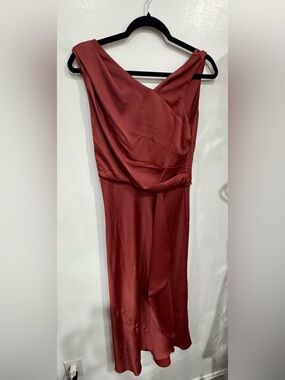 Just...Taylor Burgundy Satin Midi Dress